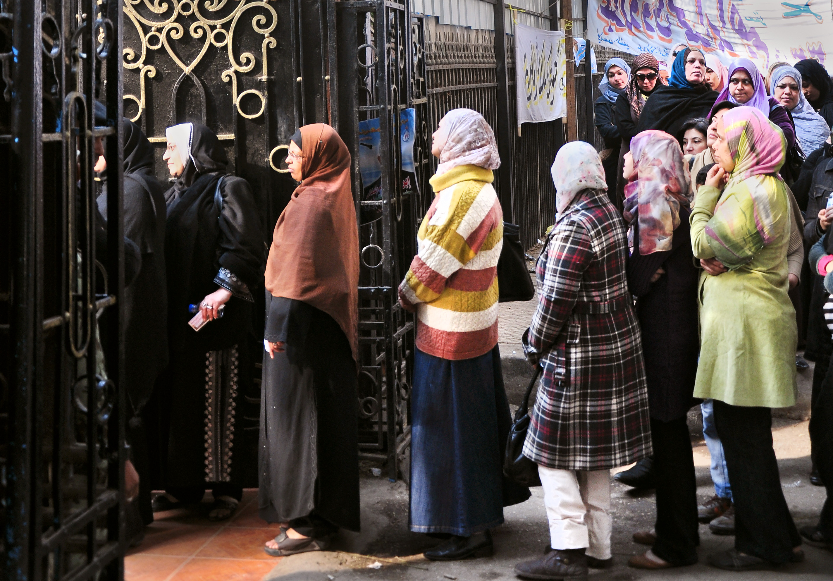 Women line up to vote in Egypt's 2011 parliamentary